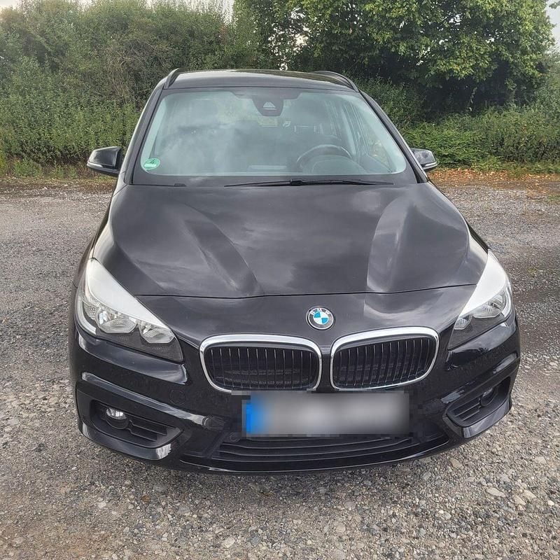 Schwarz Gebraucht 2018 BMW 216 Gran Tourer Performance Van / Kleinbus | 11.450 € (Guter Preis) - Bild 1/4