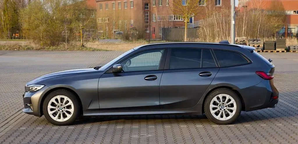 Gebraucht BMW 320 Performance 190 PS (139 kW) 2020 Grau Kombi