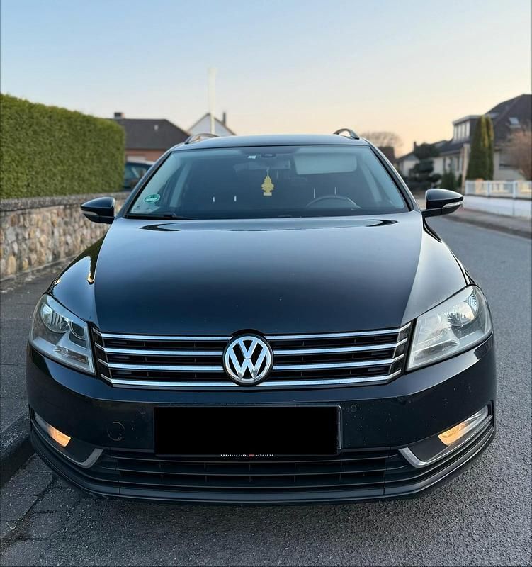 Second-hand VW Passat 140 CP (102 kW) 2012 Negru Break