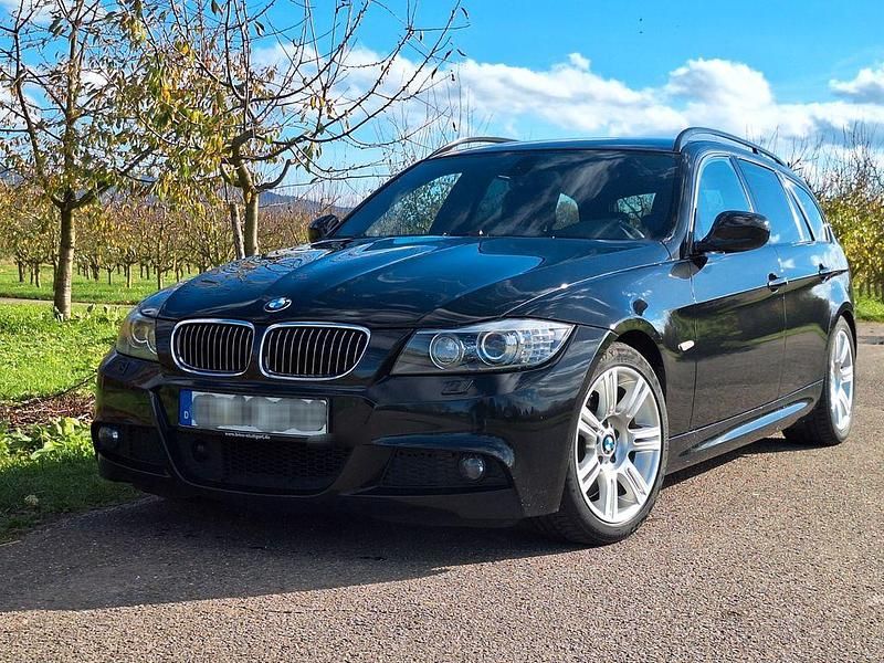 Schwarz Gebraucht 2009 BMW 330 Performance Kombi | 10.500 € (Fairer Preis) - Bild 1/4