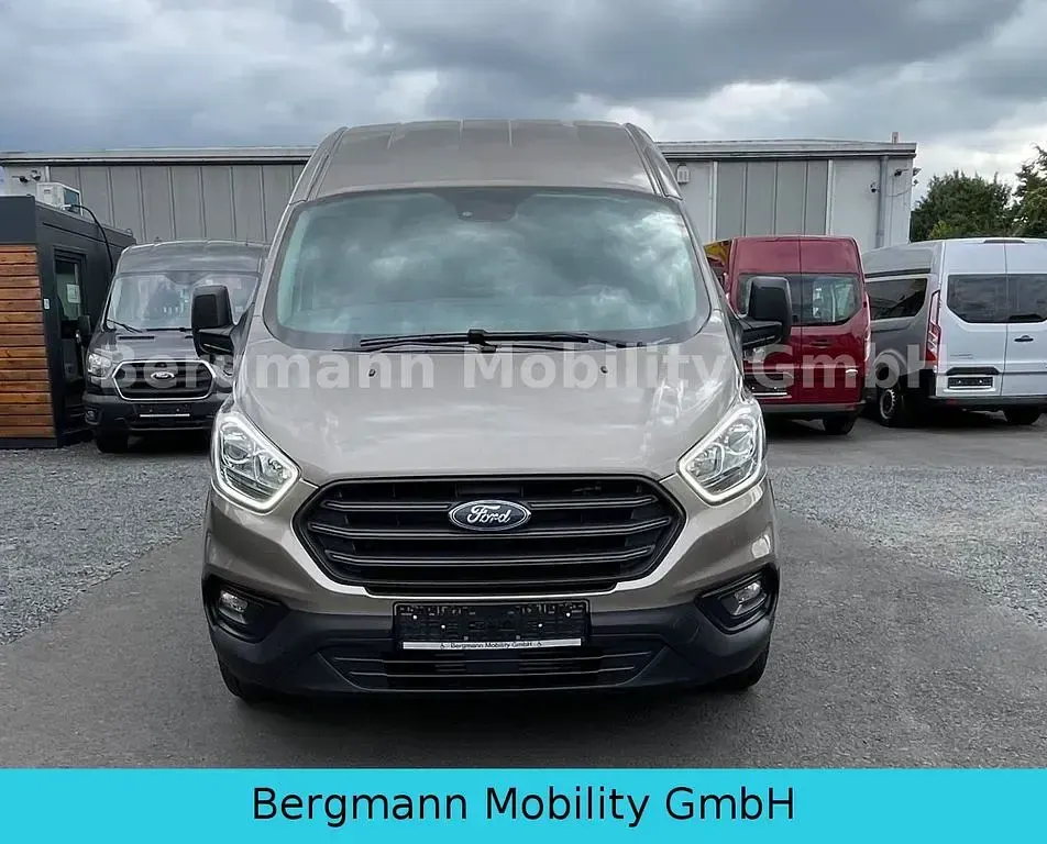 Gebraucht Ford Transit 131 PS (96 kW) 2018 Silber Van / Kleinbus