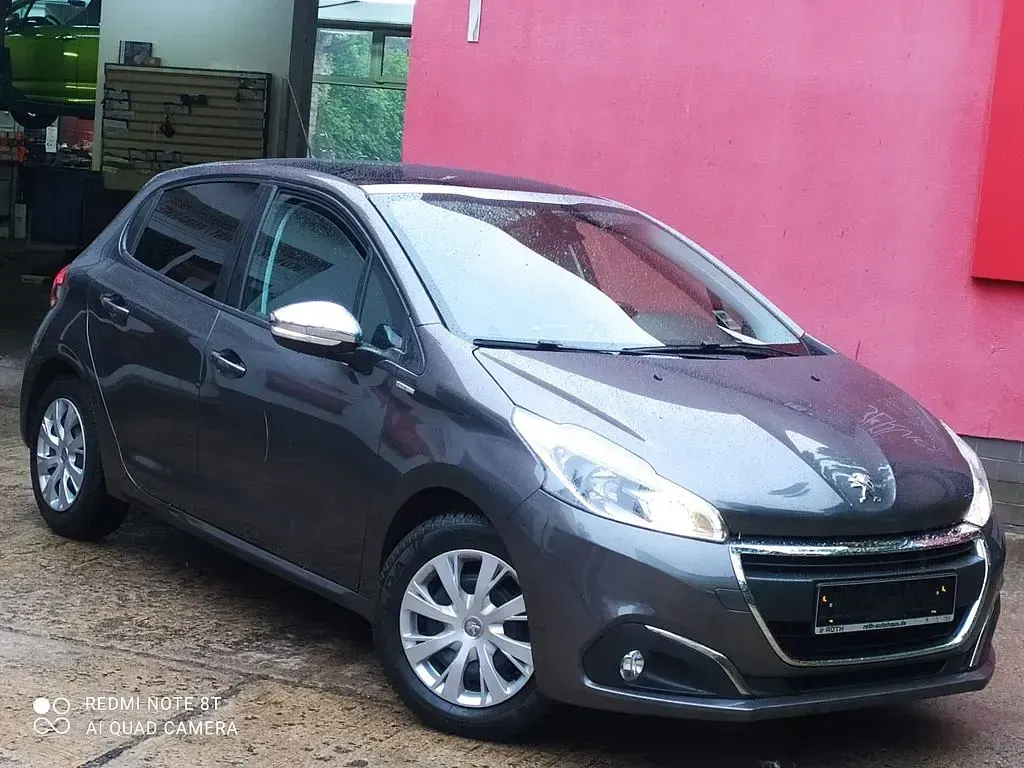 Gebraucht Peugeot 208 Style 82 PS (60 kW) 2018 Grau Kleinwagen