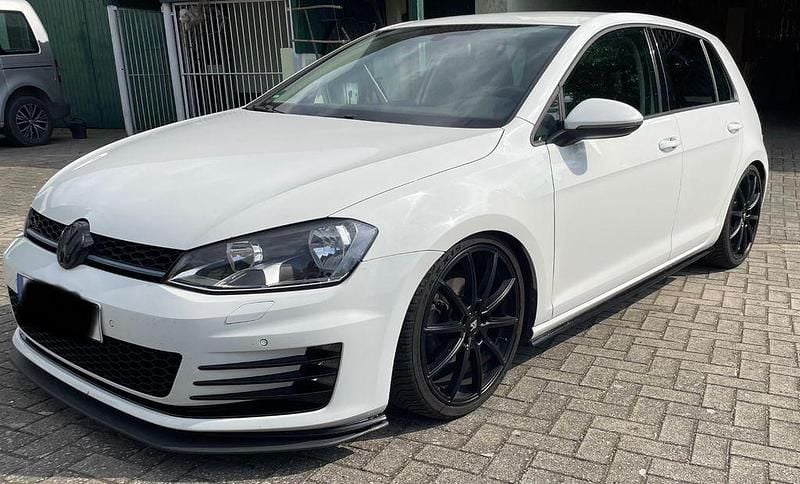 Weiß Gebraucht 2016 VW Golf VII Allstar Limousine | 12.500 € (Fairer Preis) - Bild 1/4