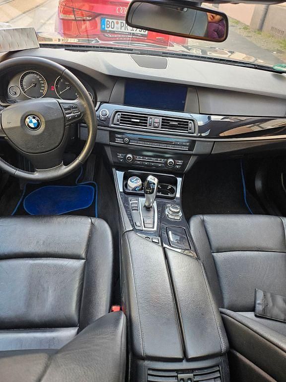 Gebraucht BMW 525 Sport Line 218 PS (160 kW) 2012 Grau Kombi