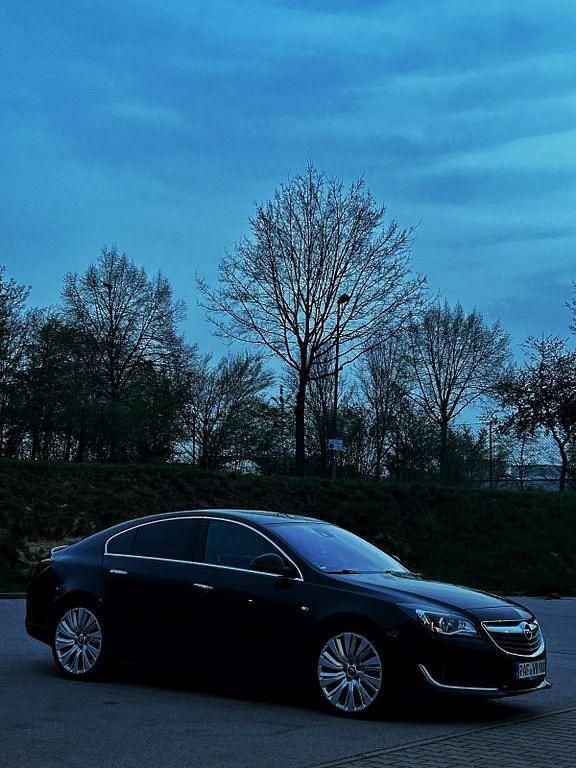 Schwarz Gebraucht 2015 Opel Insignia Sport Limousine | 13.999 € - Bild 1/4