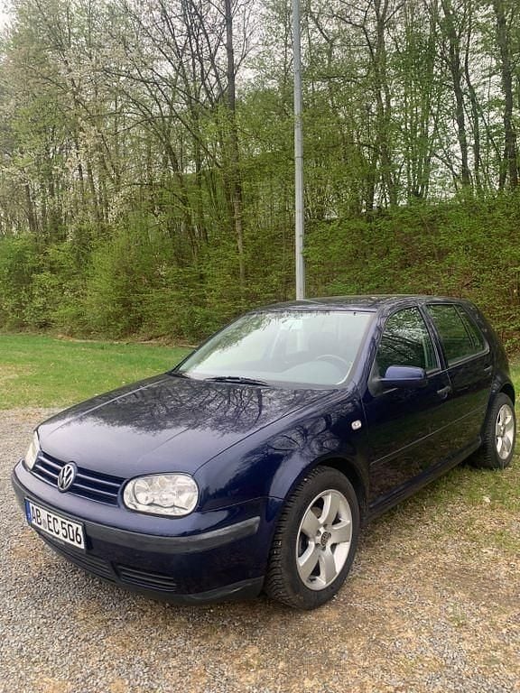 Blau Gebraucht 2002 VW Golf Limousine | 800 € (Superpreis) - Bild 1/4