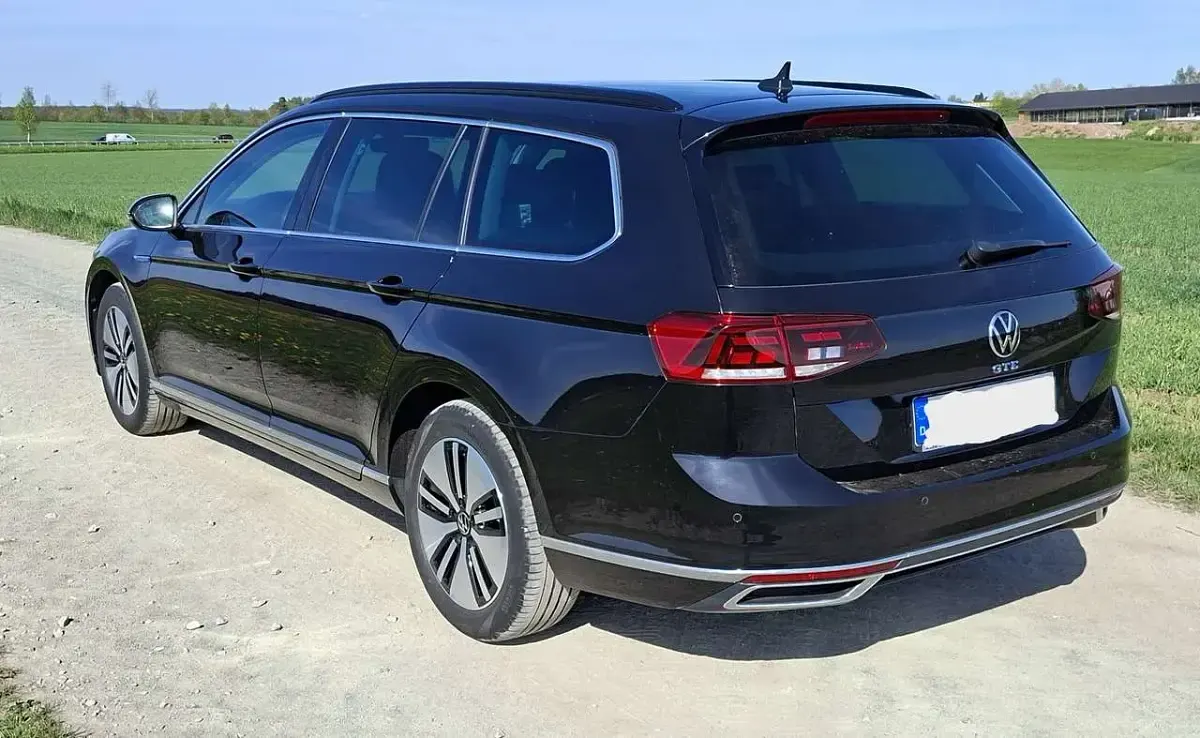 Gebraucht VW Passat GTE 156 PS (114 kW) 2021 Schwarz Kombi
