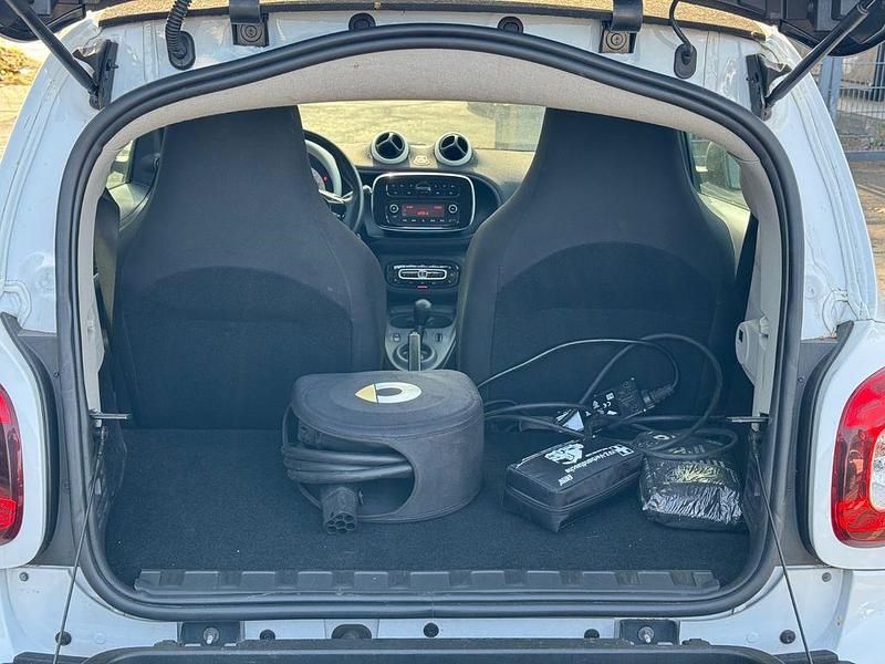 Gebraucht Smart ForTwo Electric Drive 60 kW (82 PS) 2018 Weiß Coupé