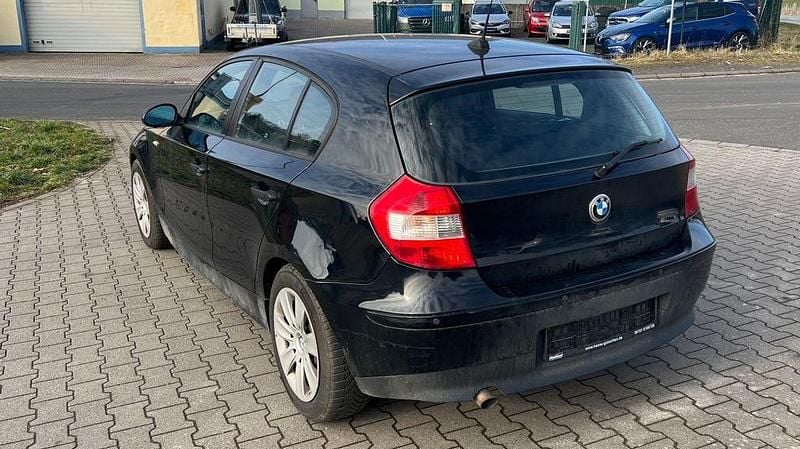 Gebraucht BMW 118 Sport Line 122 PS (89 kW) 2006 Schwarz Kleinwagen