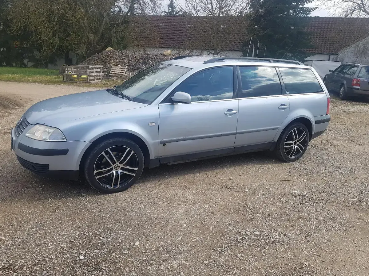 Second-hand VW Passat 131 CP (96 kW) 2003 Argintiu Break