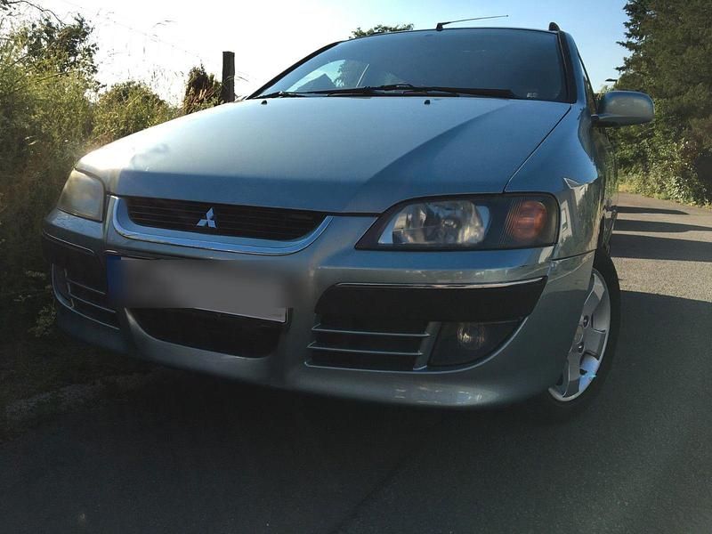 Gebraucht Mitsubishi Space Star 111 PS (81 kW) 2003 Silber Van / Kleinbus