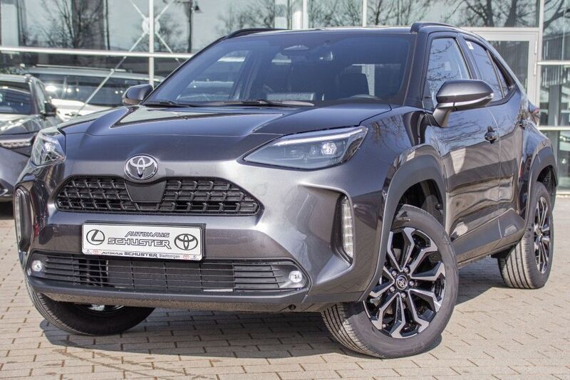 Marlingrau metallic Neu 2025 Toyota Yaris Cross SUV | 27.990 € - Bild 1/4