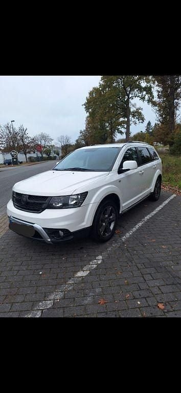 Weiß Gebraucht 2014 Fiat Freemont SUV | 9.500 € (Fairer Preis) - Bild 1/4