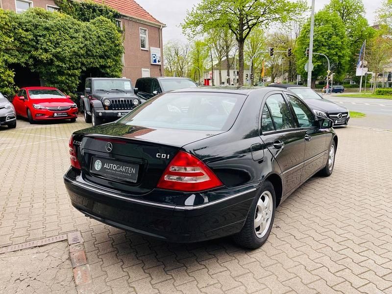 Gebraucht Mercedes C220 143 PS (105 kW) 2003 Schwarz Limousine