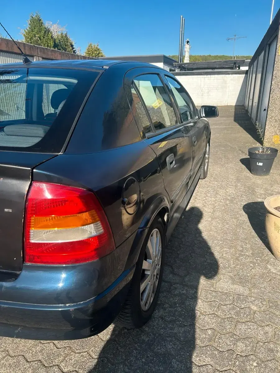 Gebraucht Opel Astra 125 PS (91 kW) 2002 Blau Limousine