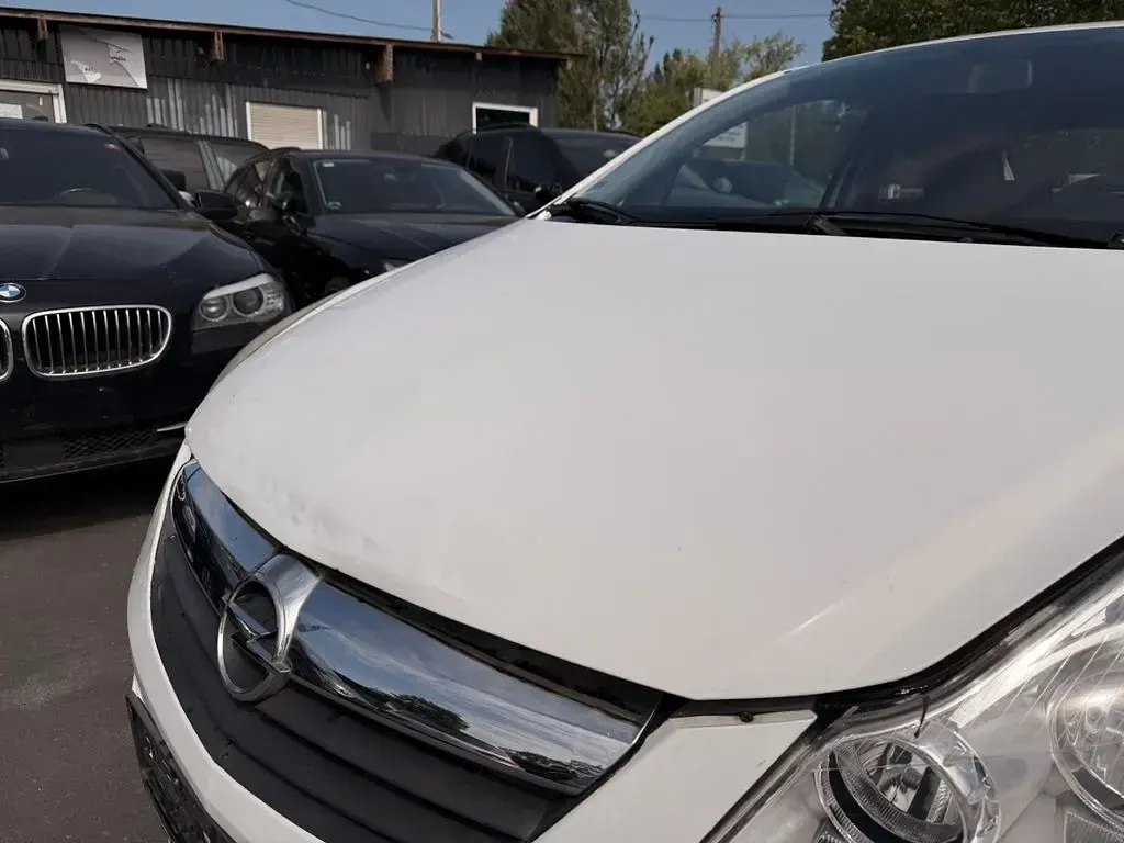 Używany Opel Corsa 60 KM (44 kW) 2008 Biały Hatchback