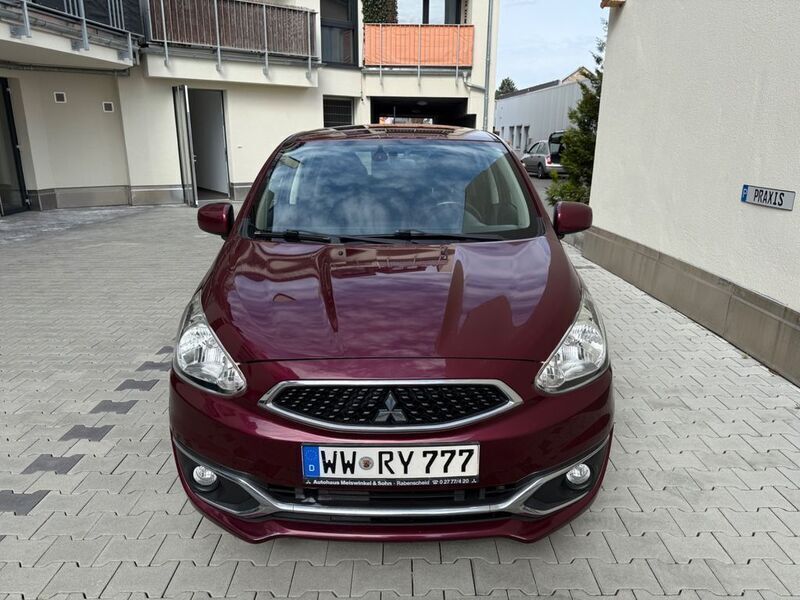 Rot Gebraucht 2016 Mitsubishi Space Star Edition+ Kleinwagen | 4.100 € (Fairer Preis) - Bild 1/4