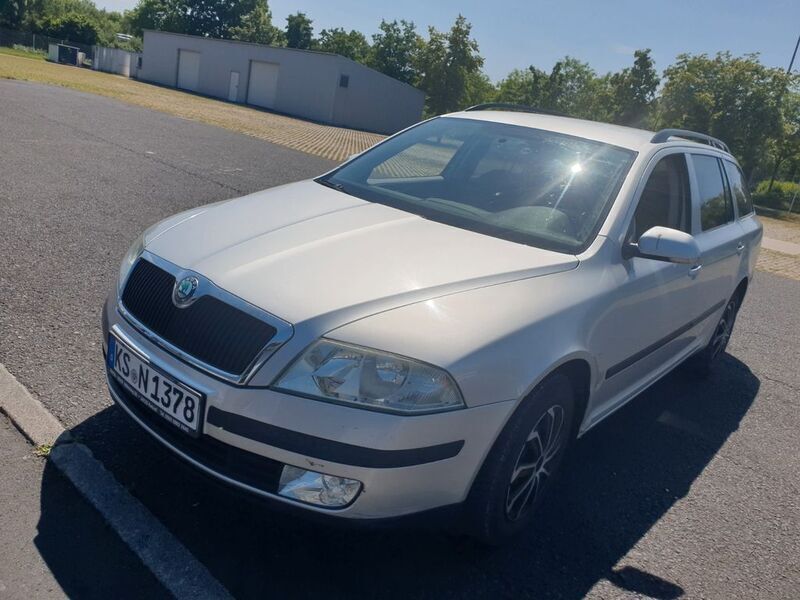 Silber Gebraucht 2005 Skoda Octavia Ambiente Kombi | 1.700 € (Guter Preis) - Bild 1/4