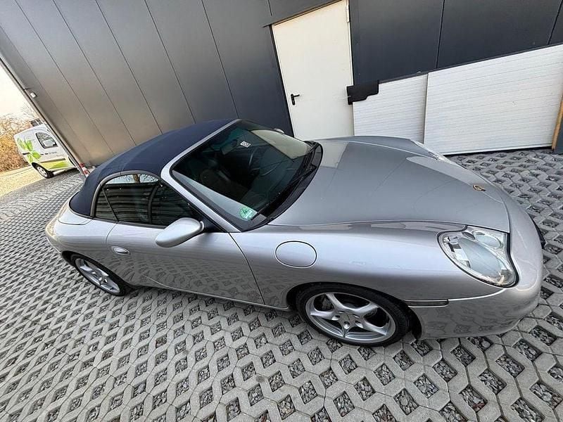 Gebraucht Porsche 911 Carrera 4 Cabriolet 320 PS (235 kW) 2002 Silber Cabrio