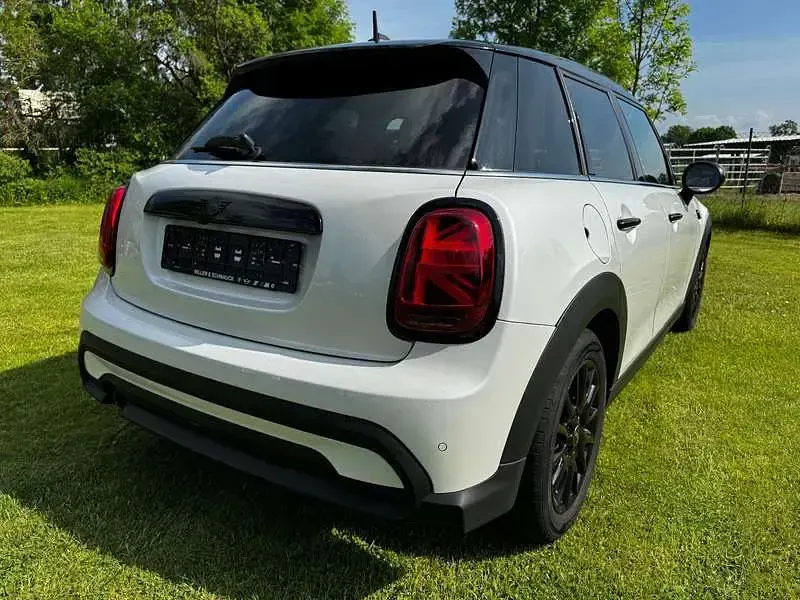 Gebraucht Mini Cooper Classic 136 PS (100 kW) 2023 Weiß Kleinwagen