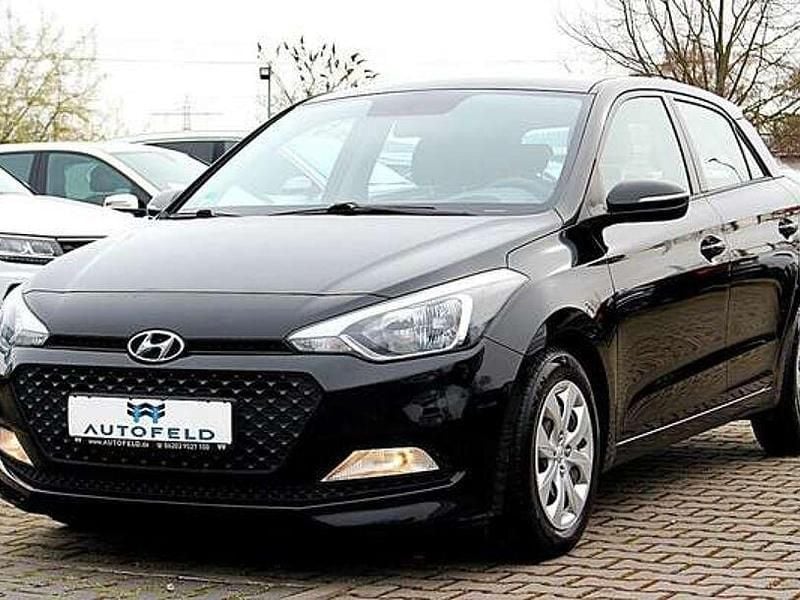 Gebraucht Hyundai i20 Trend 84 PS (61 kW) 2016 Schwarz Kleinwagen