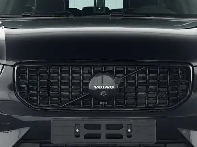 Gebraucht Volvo XC40 120 PS (88 kW) 2025 SUV