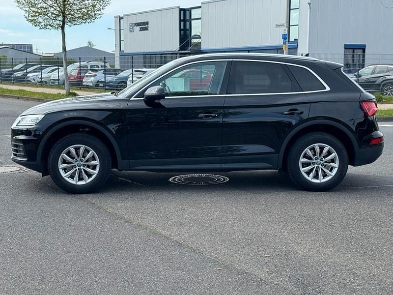 Second-hand Audi Q5 Basis 204 CP (150 kW) 2020 Negru SUV
