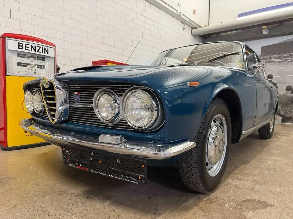 Gebraucht Alfa Romeo 2600 Sprint 145 PS (106 kW) 1964 Blau Coupé