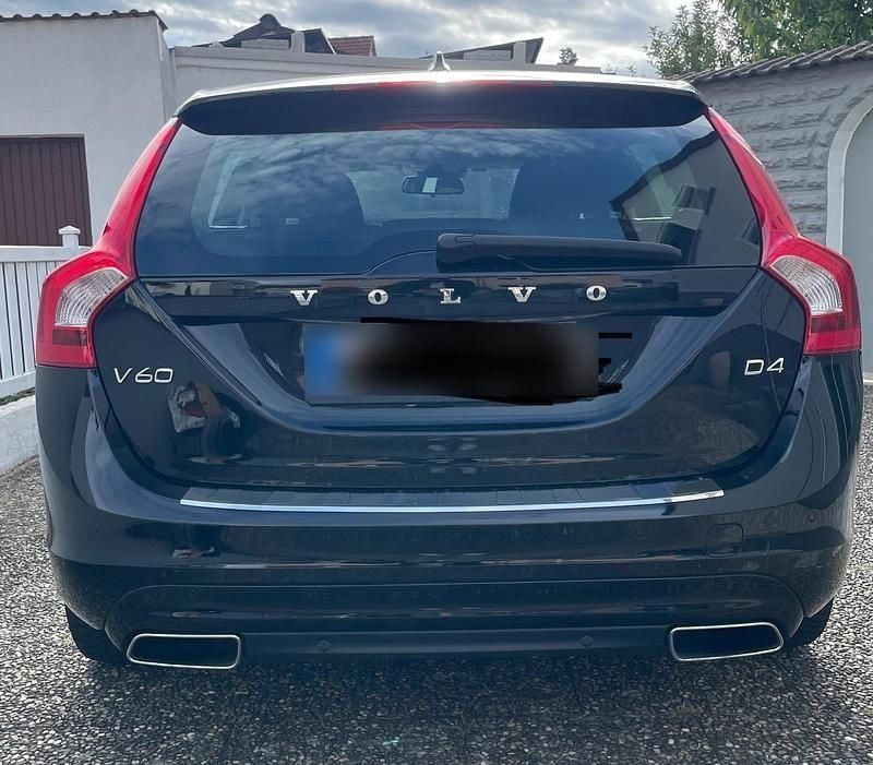 Gebraucht Volvo V60 181 PS (133 kW) 2014 Schwarz Kombi