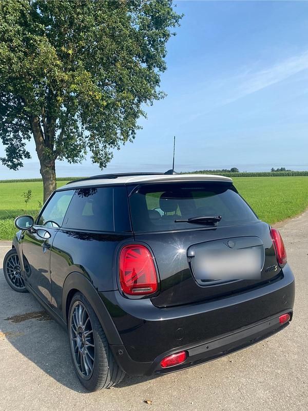 Gebraucht Mini Cooper SE 135 kW (184 PS) 2021 Schwarz Kleinwagen