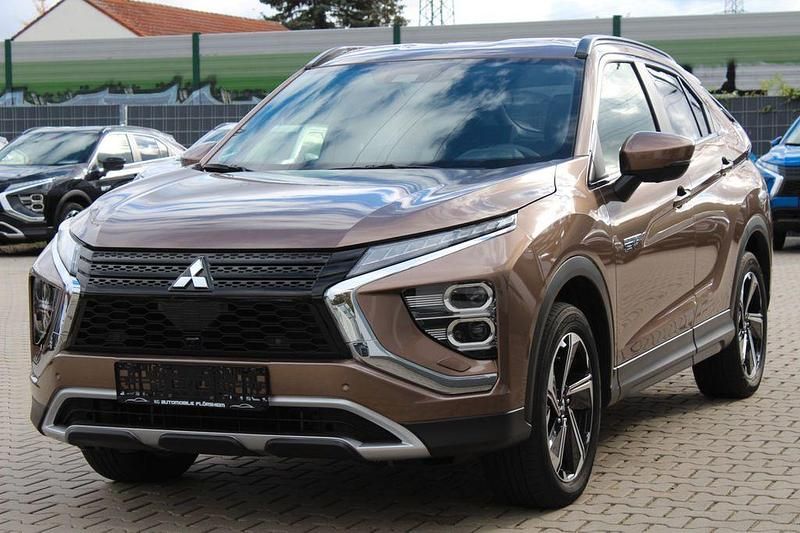 Braun Gebraucht 2022 Mitsubishi Eclipse Cross Edition SUV | 21.490 € (Superpreis) - Bild 1/4
