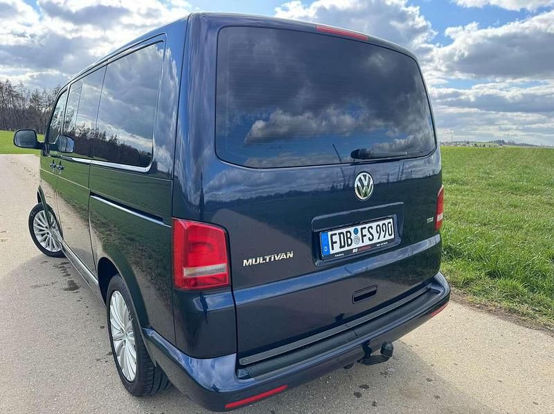Gebraucht VW Multivan Highline 179 PS (131 kW) 2013 Blau Van / Kleinbus