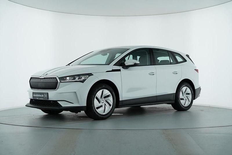 Moonweiss metallic Gebraucht 2022 Skoda Enyaq iV SUV | 20.889 € (Guter Preis) - Bild 1/4