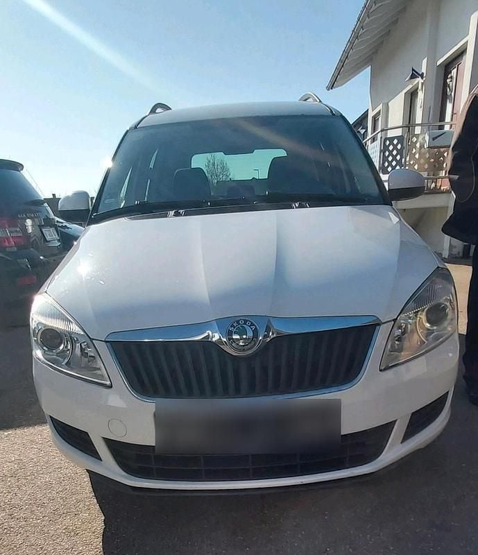 Gebraucht Skoda Roomster 85 PS (62 kW) 2012 Weiß Van / Kleinbus