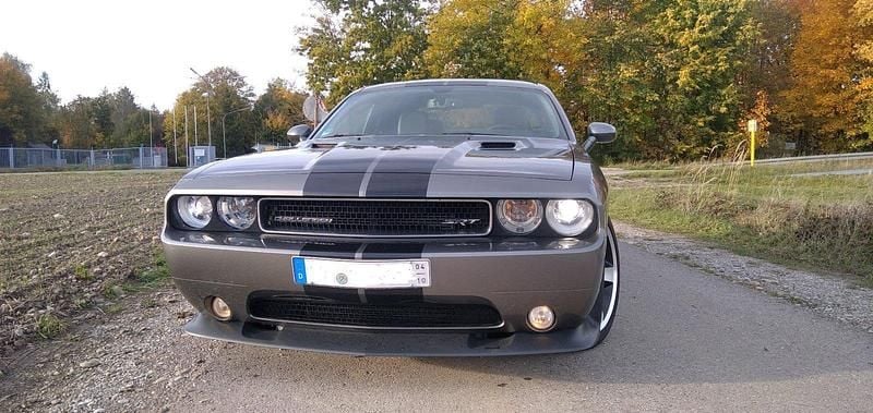 Grau Gebraucht 2014 Dodge Challenger Coupé | 29.999 € - Bild 1/4