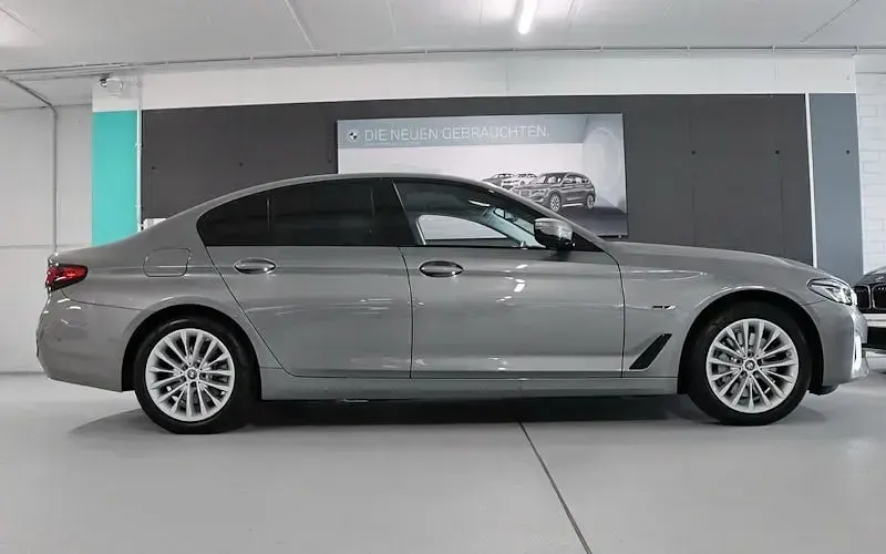 Gebraucht BMW 530e Luxury Line 292 PS (214 kW) 2022 Silber Limousine