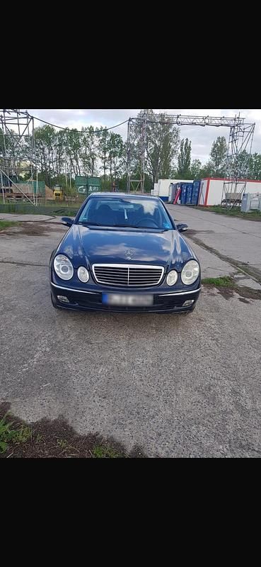 Gebraucht Mercedes E240 177 PS (130 kW) 2003 Schwarz Limousine