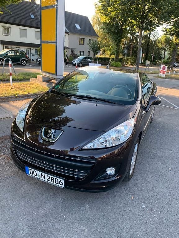Gebraucht Peugeot 207 CC Premium 120 PS (88 kW) 2012 Braun Cabrio