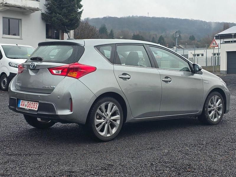 Gebraucht Toyota Auris Hybrid Executive 99 PS (72 kW) 2014 Grau Kleinwagen