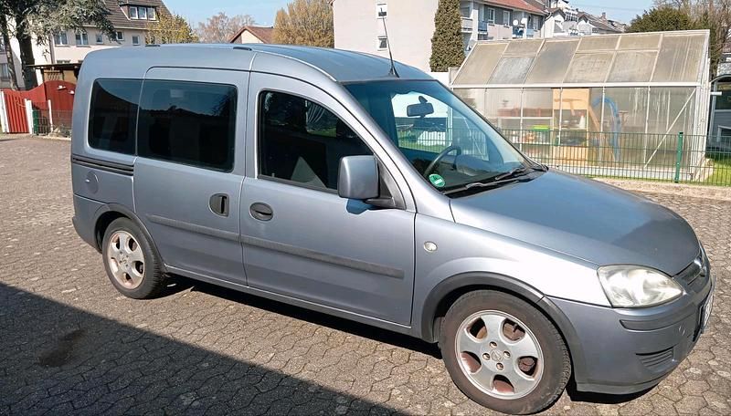 Gebraucht Opel Corsa 90 PS (66 kW) 2008 Kleinwagen