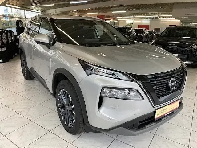 Neu Nissan X-Trail N-Connecta 204 PS (150 kW) 2025 Silber SUV
