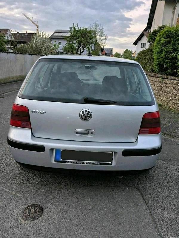 Usata VW Golf IV 2001 Argento Berlina