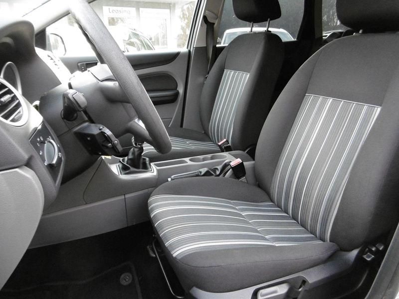 Gebraucht Ford Focus Viva 101 PS (74 kW) 2010 Silber Kombi