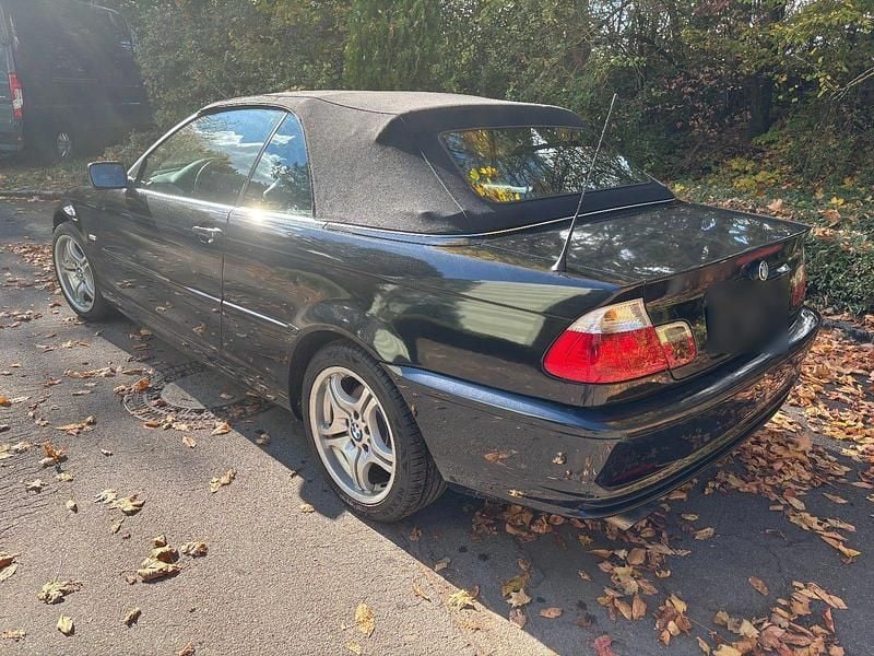 Gebraucht BMW 320 Cabriolet 170 PS (125 kW) 2001 Schwarz Cabrio