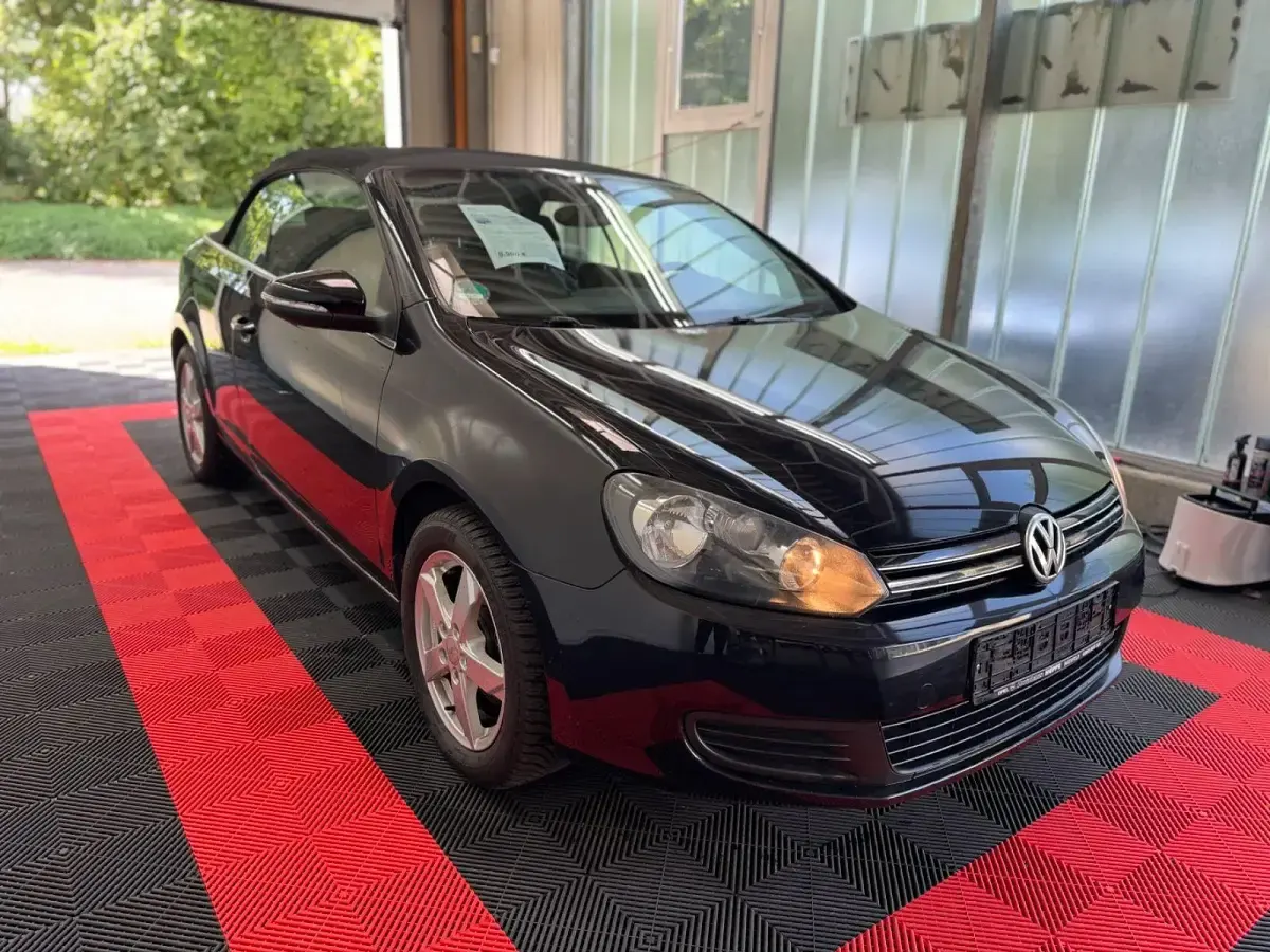 Gebraucht VW Golf Cabriolet Basis 105 PS (77 kW) 2012 Schwarz Cabrio