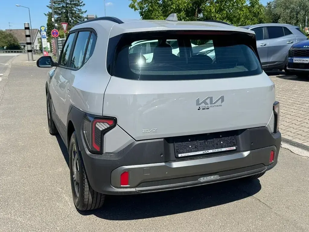 Neu Kia EV2 Air 100 kW (136 PS) 2026 Grau SUV