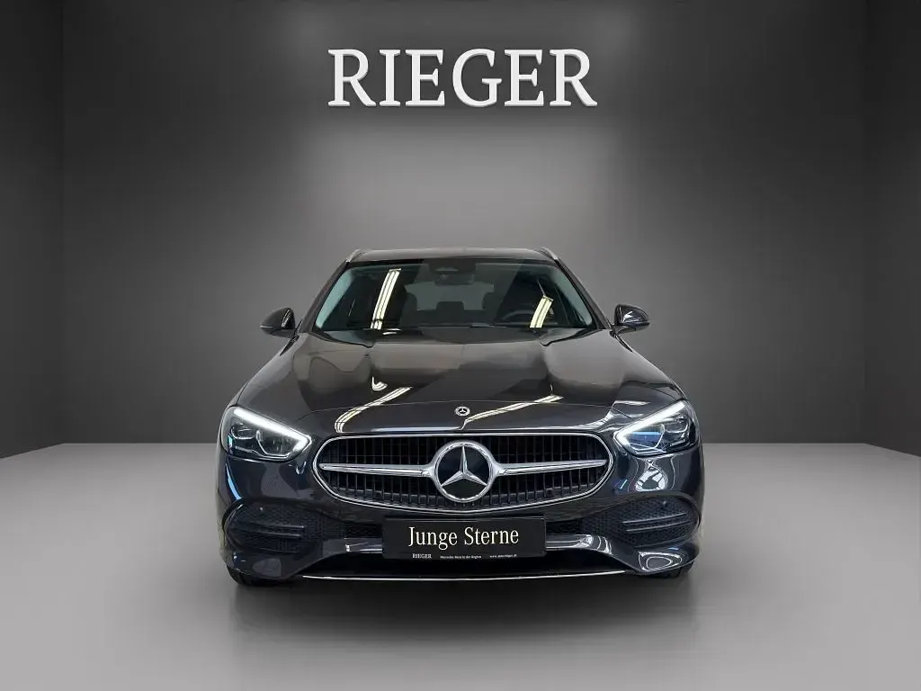 Gebraucht Mercedes C300 Avantgarde 204 PS (150 kW) 2025 Grau Limousine