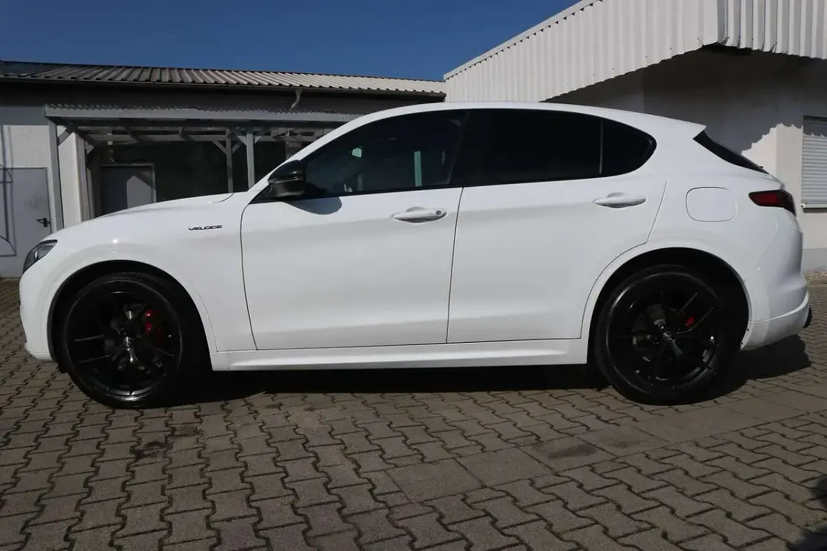 Gebraucht Alfa Romeo Stelvio Veloce 209 PS (153 kW) 2021 Weiß SUV