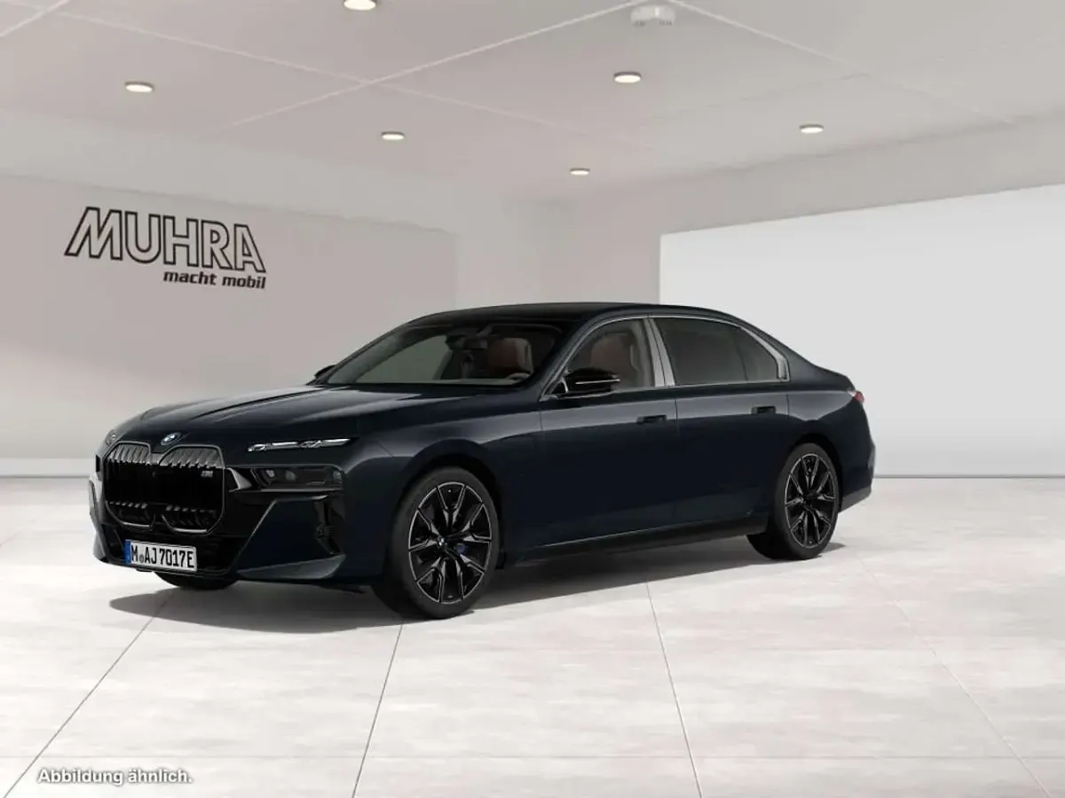 Gebraucht BMW M760e Performance 571 PS (419 kW) 2025 Individual lack atlasgrau Limousine