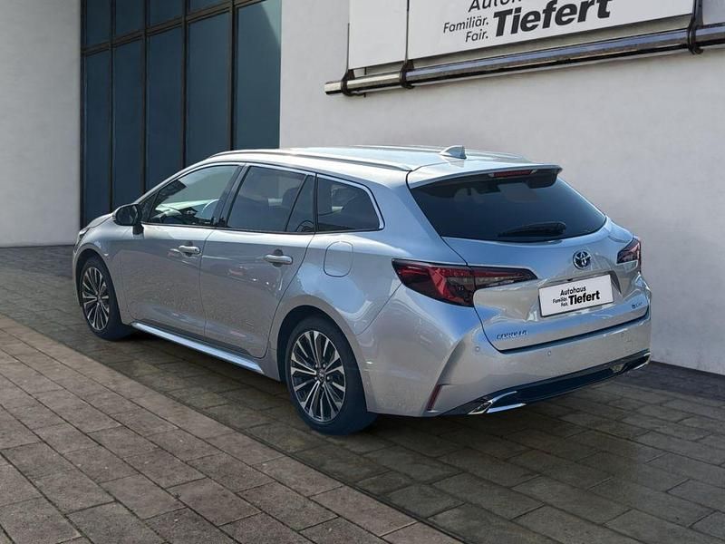 Gebraucht Toyota Corolla Team 140 PS (102 kW) 2024 Silber Kombi